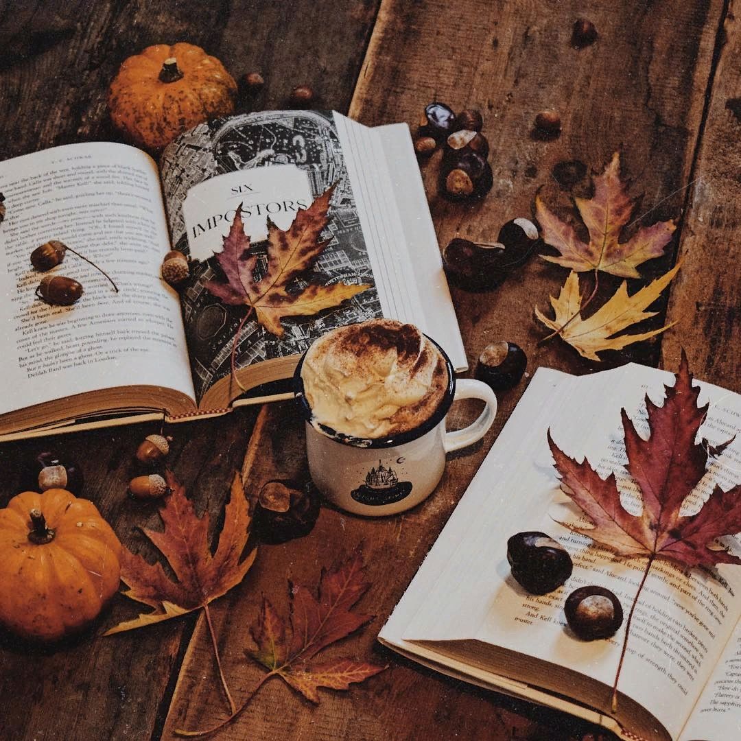 Autumn books. Осень Эстетика. Книги про осень. Осень книга кофе. Осень книги Эстетика.